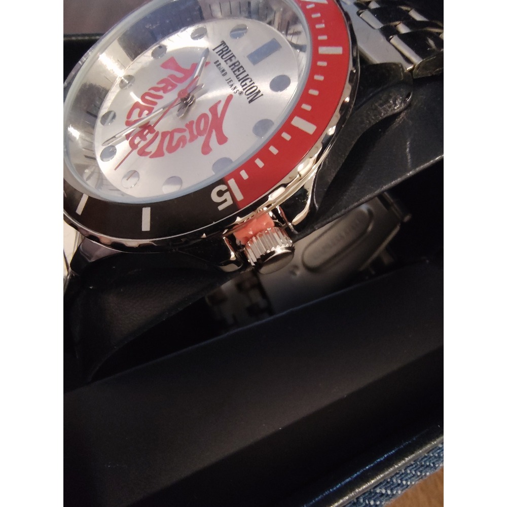 True Religion Mens Watch Silver Red Black Diver Style Stainless Steel New in Box - Picture 3 of 10